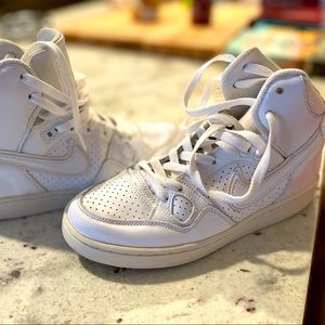 15’ WOMEN'S MID NIKE AIR FORCE 1 SCULPT